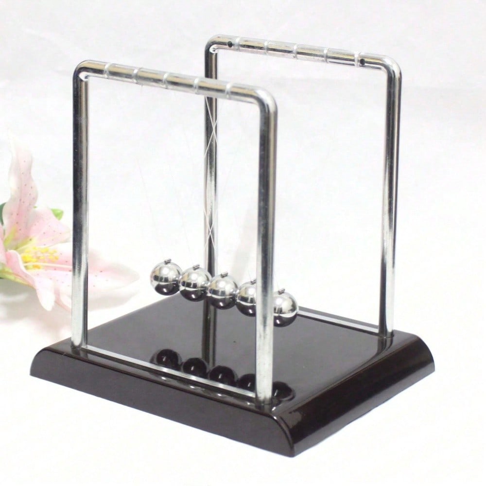 Black Metal Newton's Cradle Ba - огляд і ціна The Office Tech