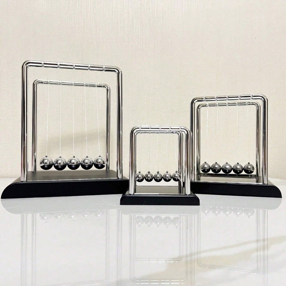 Black Metal Newton's Cradle Ba - огляд і ціна The Office Tech